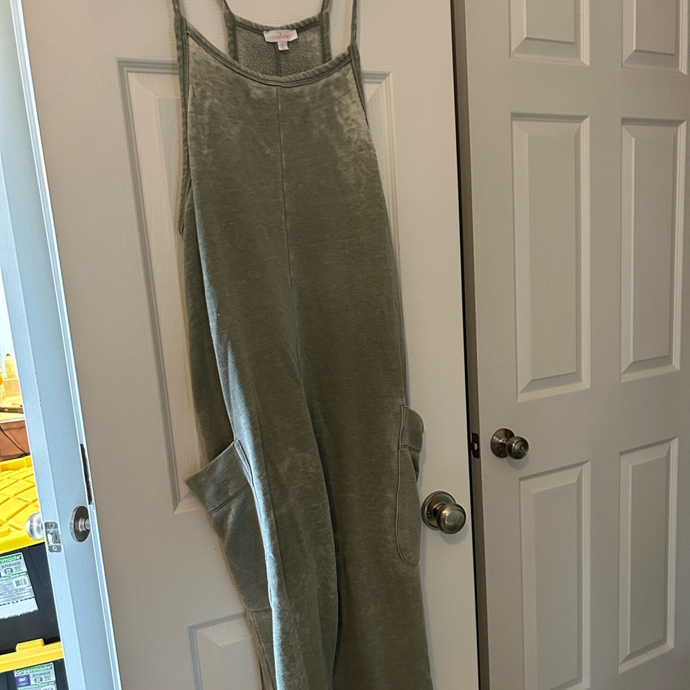 Colsie green jumpsuit xl